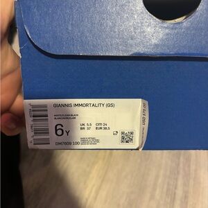 Giannis 6Y Women 7.5